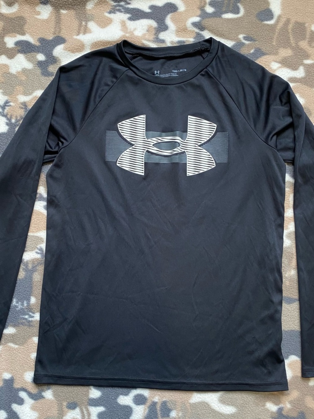 Under Armour Boys HeatGear Long Sleeve Compression Shirt Black Youth Medium YM.